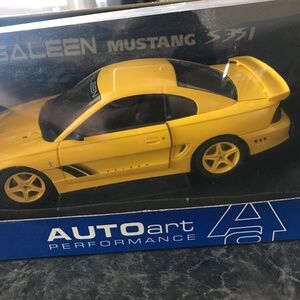 Auto Art Saleen Mustang 1/18